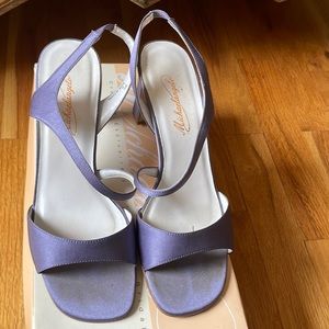 Size 7 Lilac satin sandals